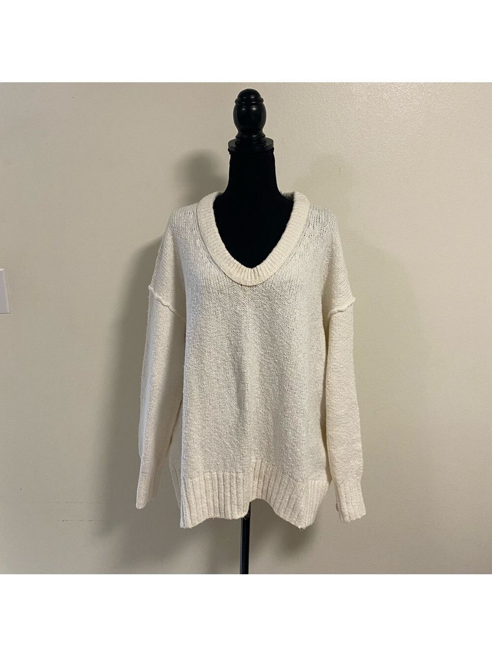 Free People Sweater Women’s Size XS Cream Brookside Tunic V-Neck Sweater